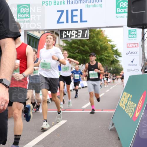 21.09.2025 - PSD Bank Halbmarathon Strokosch-Dieckow http://msf.ph/oto/8918691 21.09.2025 11:48:54 Ziel 1129, 1271, 1983, 1987, 2004, 2053, 2106, 2214, 2415, 2421, 2438, 2445, 3088 meine-sportfotos.de