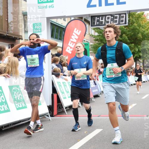 21.09.2025 - PSD Bank Halbmarathon Strokosch-Dieckow http://msf.ph/oto/8918710 21.09.2025 11:48:57 Ziel 1129, 1271, 1983, 1987, 2004, 2053, 2106, 2214, 2415, 2419, 2421, 2438, 2445 meine-sportfotos.de