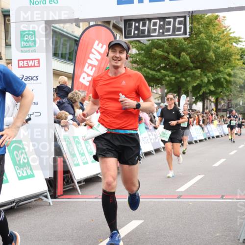 21.09.2025 - PSD Bank Halbmarathon Strokosch-Dieckow http://msf.ph/oto/8918719 21.09.2025 11:48:59 Ziel 1129, 1271, 1983, 1987, 2004, 2053, 2106, 2214, 2307, 2335, 2419, 2438, 2445 meine-sportfotos.de