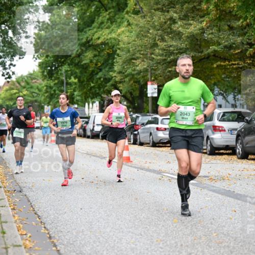 21.09.2025 - PSD Bank Halbmarathon Dr. Thomas Lammeyer http://msf.ph/oto/8918859 21.09.2025 10:36:34 Laufen 1399, 1970, 2048, 2043 meine-sportfotos.de