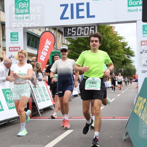 21.09.2025 - PSD Bank Halbmarathon Strokosch-Dieckow http://msf.ph/oto/8918869 21.09.2025 11:49:29 Ziel 1257, 1356, 2010, 2463, 2607, 2737, 3376, 3896, 4010 meine-sportfotos.de