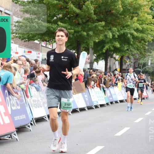 21.09.2025 - PSD Bank Halbmarathon Strokosch-Dieckow http://msf.ph/oto/8918899 21.09.2025 11:49:36 Ziel 2010, 2101, 2322, 2607, 2737, 2830, 3376, 4010 meine-sportfotos.de
