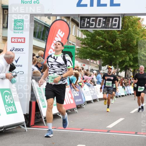 21.09.2025 - PSD Bank Halbmarathon Strokosch-Dieckow http://msf.ph/oto/8918920 21.09.2025 11:49:43 Ziel 1233, 1657, 2101, 2322, 2376, 3055 meine-sportfotos.de