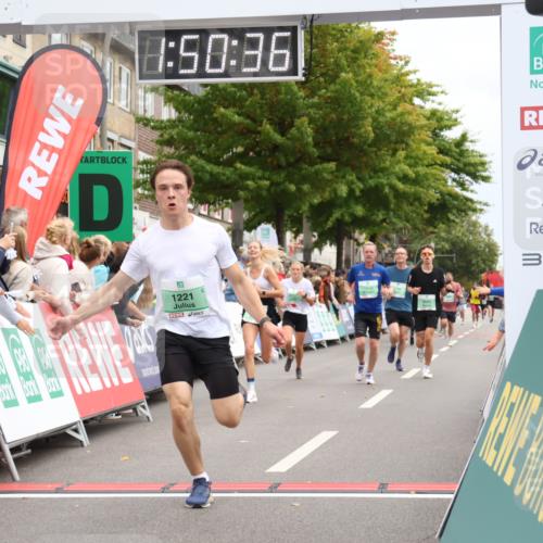 21.09.2025 - PSD Bank Halbmarathon Strokosch-Dieckow http://msf.ph/oto/8919006 21.09.2025 11:49:59 Ziel 1010, 1221, 2065, 2181, 2257, 2362, 2462, 2527, 2677, 3086, 3665 meine-sportfotos.de