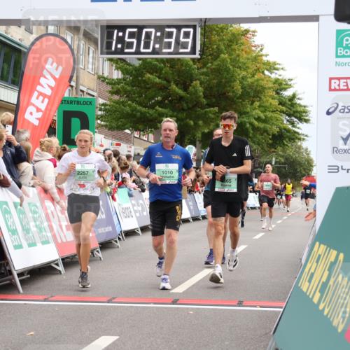 21.09.2025 - PSD Bank Halbmarathon Strokosch-Dieckow http://msf.ph/oto/8919025 21.09.2025 11:50:02 Ziel 1010, 1221, 2065, 2181, 2257, 2677, 3086, 3665 meine-sportfotos.de