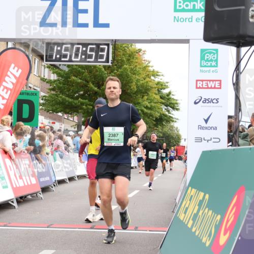 21.09.2025 - PSD Bank Halbmarathon Strokosch-Dieckow http://msf.ph/oto/8919089 21.09.2025 11:50:16 Ziel 1040, 1059, 2056, 2060, 2387, 2414, 2601, 4002 meine-sportfotos.de