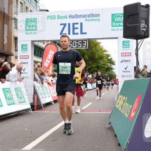 21.09.2025 - PSD Bank Halbmarathon Strokosch-Dieckow http://msf.ph/oto/8919095 21.09.2025 11:50:17 Ziel 1040, 1059, 2060, 2334, 2387, 2414, 2601, 3932, 4002 meine-sportfotos.de