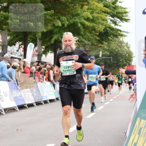 21.09.2025 - PSD Bank Halbmarathon Strokosch-Dieckow http://msf.ph/oto/8919205 21.09.2025 11:50:38 Ziel 1231, 2571, 2572, 3937 meine-sportfotos.de