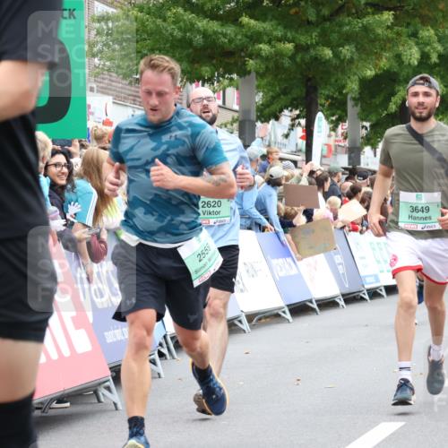 21.09.2025 - PSD Bank Halbmarathon Strokosch-Dieckow http://msf.ph/oto/8919319 21.09.2025 11:51:00 Ziel 2177, 2256, 2298, 2559, 2620, 2750, 3649, 3935 meine-sportfotos.de