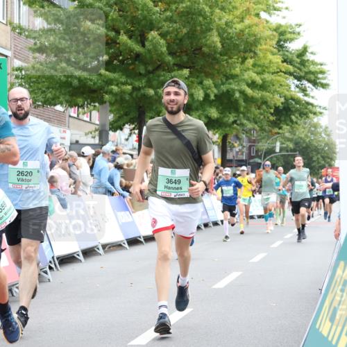 21.09.2025 - PSD Bank Halbmarathon Strokosch-Dieckow http://msf.ph/oto/8919325 21.09.2025 11:51:01 Ziel 1226, 2177, 2256, 2298, 2559, 2620, 3649, 3935 meine-sportfotos.de