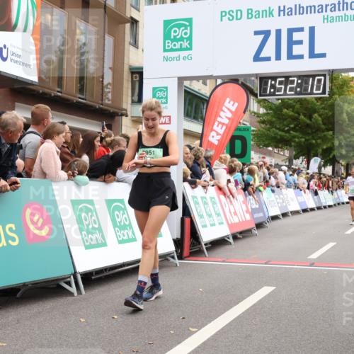 21.09.2025 - PSD Bank Halbmarathon Strokosch-Dieckow http://msf.ph/oto/8919457 21.09.2025 11:51:33 Ziel 1250, 1413, 2402, 2951 meine-sportfotos.de