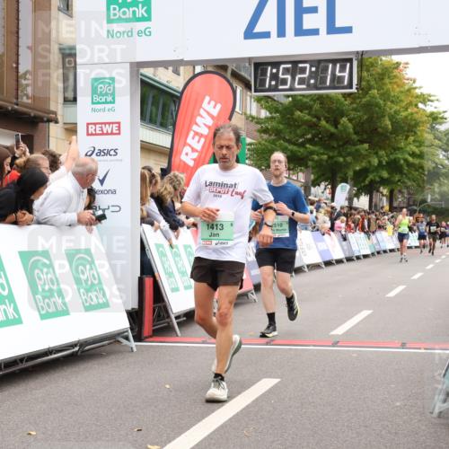 21.09.2025 - PSD Bank Halbmarathon Strokosch-Dieckow http://msf.ph/oto/8919471 21.09.2025 11:51:38 Ziel 1413, 2510, 2951 meine-sportfotos.de