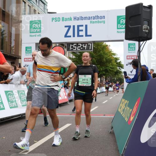 21.09.2025 - PSD Bank Halbmarathon Strokosch-Dieckow http://msf.ph/oto/8919575 21.09.2025 11:52:11 Ziel 1186, 1478, 2066, 2239, 2302, 3044, 3416, 4004 meine-sportfotos.de