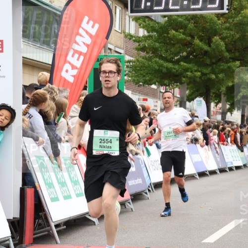 21.09.2025 - PSD Bank Halbmarathon Strokosch-Dieckow http://msf.ph/oto/8919619 21.09.2025 11:52:22 Ziel 1508, 2087, 2492, 2554, 2844, 2917, 3044, 3141 meine-sportfotos.de
