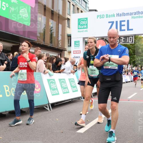 21.09.2025 - PSD Bank Halbmarathon Strokosch-Dieckow http://msf.ph/oto/8919680 21.09.2025 11:52:33 Ziel 1506, 1600, 2237, 2327, 2356, 2375, 2492, 2512, 2654, 2835, 4001 meine-sportfotos.de