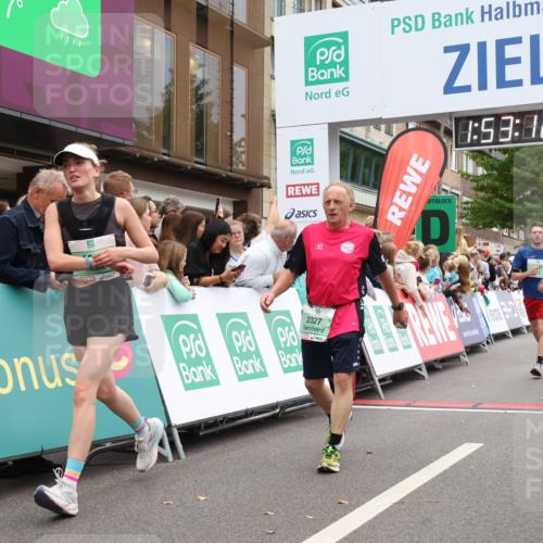 21.09.2025 - PSD Bank Halbmarathon Strokosch-Dieckow http://msf.ph/oto/8919689 21.09.2025 11:52:35 Ziel 1506, 1600, 2237, 2327, 2356, 2375, 2512, 2654, 2835, 4001 meine-sportfotos.de