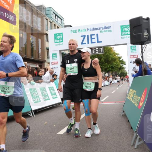 21.09.2025 - PSD Bank Halbmarathon Strokosch-Dieckow http://msf.ph/oto/8919836 21.09.2025 11:53:21 Ziel 1079, 1297, 2219, 2254, 2374, 2427, 2459, 2515, 2757, 2813, 2861 meine-sportfotos.de