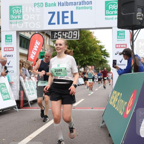 21.09.2025 - PSD Bank Halbmarathon Strokosch-Dieckow http://msf.ph/oto/8919888 21.09.2025 11:53:32 Ziel 1079, 1770, 2588, 2871, 2876, 3919, 4050 meine-sportfotos.de