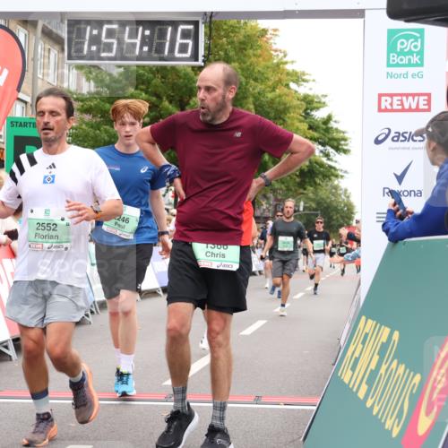 21.09.2025 - PSD Bank Halbmarathon Strokosch-Dieckow http://msf.ph/oto/8919911 21.09.2025 11:53:39 Ziel 1254, 1366, 1724, 1770, 2246, 2309, 2552, 2625, 2804, 2876, 2947, 3919, 4050 meine-sportfotos.de