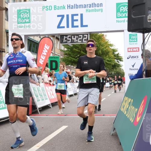 21.09.2025 - PSD Bank Halbmarathon Strokosch-Dieckow http://msf.ph/oto/8919939 21.09.2025 11:53:45 Ziel 1254, 1366, 1724, 2199, 2246, 2309, 2401, 2537, 2552, 2625, 2687, 2804, 2947, 3901, 3997 meine-sportfotos.de