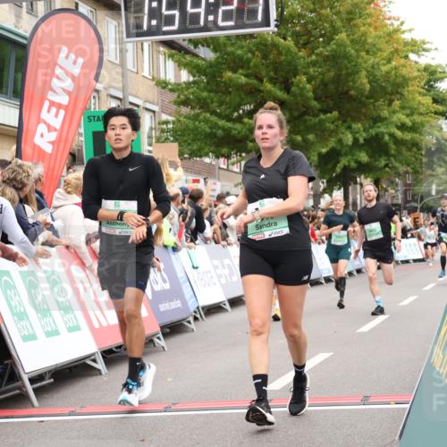 21.09.2025 - PSD Bank Halbmarathon Strokosch-Dieckow http://msf.ph/oto/8919962 21.09.2025 11:53:51 Ziel 1396, 1572, 1724, 1752, 2199, 2401, 2537, 2545, 2687, 2805, 2991, 3901, 3997 meine-sportfotos.de