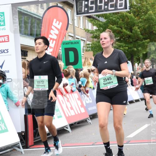 21.09.2025 - PSD Bank Halbmarathon Strokosch-Dieckow http://msf.ph/oto/8919966 21.09.2025 11:53:51 Ziel 1396, 1572, 1724, 1752, 2199, 2401, 2537, 2545, 2687, 2805, 2991, 3901, 3997 meine-sportfotos.de