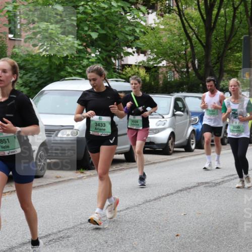 21.09.2025 - PSD Bank Halbmarathon Luisa Fischer http://msf.ph/oto/8920172 21.09.2025 12:02:30 Laufen 3851, 3433, 3028, 3737, 3530 meine-sportfotos.de