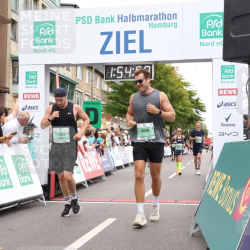 21.09.2025 - PSD Bank Halbmarathon Strokosch-Dieckow http://msf.ph/oto/8920224 21.09.2025 11:54:23 Ziel 1053, 1633, 1772, 2300, 2318, 2658, 2848, 4036 meine-sportfotos.de