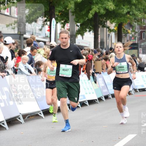 21.09.2025 - PSD Bank Halbmarathon Strokosch-Dieckow http://msf.ph/oto/8920417 21.09.2025 11:54:53 Ziel 1069, 1135, 1569, 2164, 2866, 3349, 4028, 4047 meine-sportfotos.de