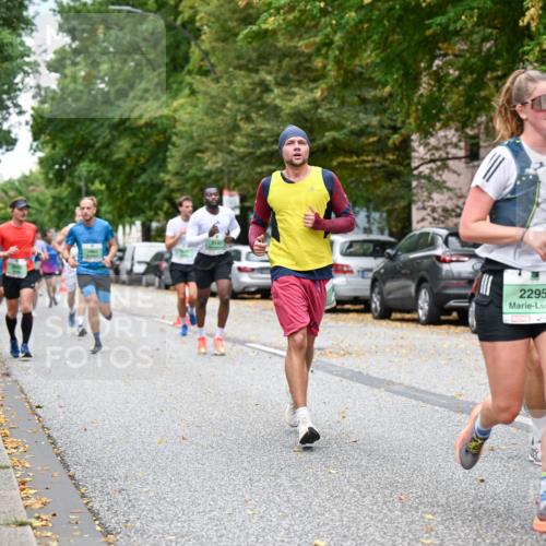 21.09.2025 - PSD Bank Halbmarathon Dr. Thomas Lammeyer http://msf.ph/oto/8920457 21.09.2025 10:39:15 Laufen 2143, 2295, 4915 meine-sportfotos.de