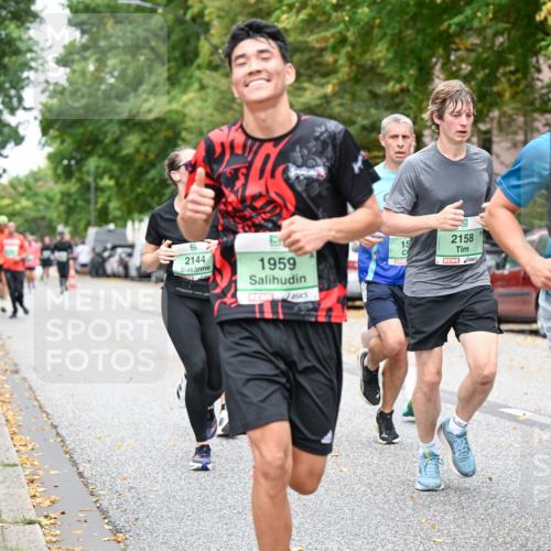 21.09.2025 - PSD Bank Halbmarathon Dr. Thomas Lammeyer http://msf.ph/oto/8920712 21.09.2025 10:39:43 Laufen 2144, 1959, 2158, 2106 meine-sportfotos.de