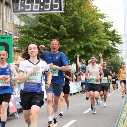 21.09.2025 - PSD Bank Halbmarathon Strokosch-Dieckow http://msf.ph/oto/8920723 21.09.2025 11:55:58 Ziel 1124, 1273, 1568, 1818, 1819, 2210, 2218, 2399, 2456, 2587, 2636, 2642, 2901, 3166, 3959 meine-sportfotos.de