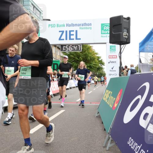 21.09.2025 - PSD Bank Halbmarathon Strokosch-Dieckow http://msf.ph/oto/8920775 21.09.2025 11:56:11 Ziel 1038, 1133, 1536, 1615, 2187, 2323, 2488, 2535, 2626, 2678, 2792, 2829, 3100, 3903, 3996, 4062 meine-sportfotos.de