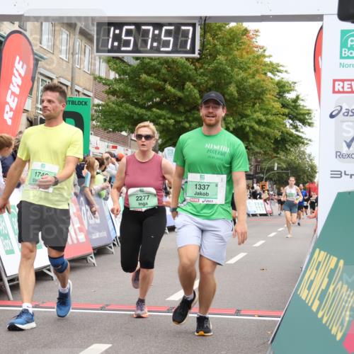 21.09.2025 - PSD Bank Halbmarathon Strokosch-Dieckow http://msf.ph/oto/8921041 21.09.2025 11:57:20 Ziel 1337, 1746, 1959, 2197, 2277, 2649, 3110, 4025 meine-sportfotos.de