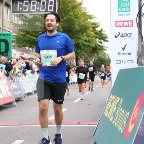 21.09.2025 - PSD Bank Halbmarathon Strokosch-Dieckow http://msf.ph/oto/8921086 21.09.2025 11:57:31 Ziel 1223, 2465, 2592, 2598, 3110, 4059 meine-sportfotos.de