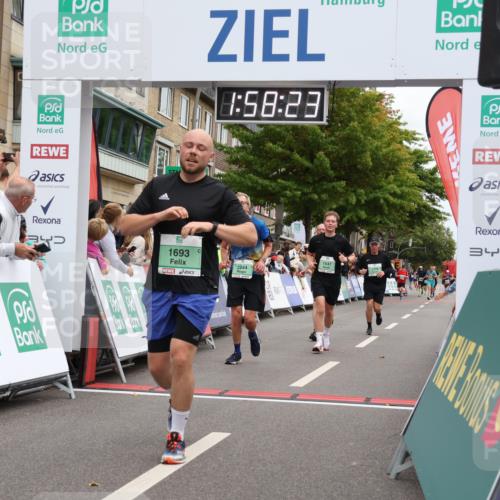 21.09.2025 - PSD Bank Halbmarathon Strokosch-Dieckow http://msf.ph/oto/8921141 21.09.2025 11:57:47 Ziel 1397, 1547, 1693, 2244, 2379, 2756, 2775, 4061 meine-sportfotos.de