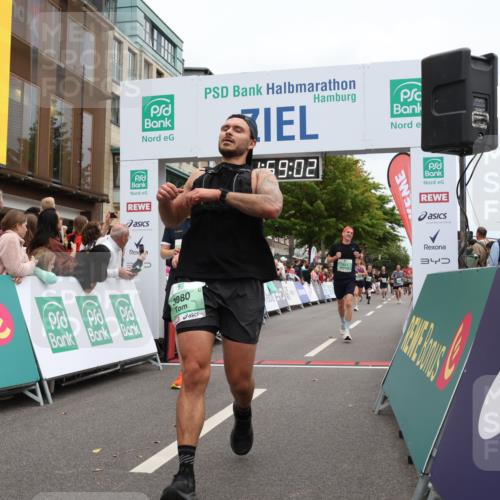 21.09.2025 - PSD Bank Halbmarathon Strokosch-Dieckow http://msf.ph/oto/8921457 21.09.2025 11:58:26 Ziel 1322, 1348, 1611, 2619, 2740, 2910, 3080 meine-sportfotos.de
