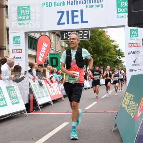 21.09.2025 - PSD Bank Halbmarathon Strokosch-Dieckow http://msf.ph/oto/8921682 21.09.2025 11:58:45 Ziel 1107, 1197, 1275, 1276, 1610, 2289, 2324, 2482, 2622, 2826, 2858, 2961, 3032, 3092, 3099, 3170, 3301, 3314, 3521, 4044 meine-sportfotos.de