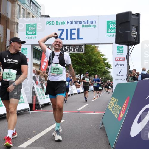 21.09.2025 - PSD Bank Halbmarathon Strokosch-Dieckow http://msf.ph/oto/8921756 21.09.2025 11:58:50 Ziel 1107, 1521, 2482, 2622, 2660, 2928, 3198, 3301, 3521 meine-sportfotos.de