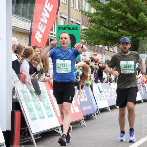 21.09.2025 - PSD Bank Halbmarathon Strokosch-Dieckow http://msf.ph/oto/8921766 21.09.2025 11:58:52 Ziel 1107, 1128, 1521, 2482, 2622, 2660, 2928, 3198, 3301, 3356, 3521 meine-sportfotos.de