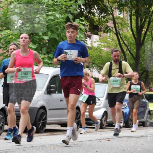 21.09.2025 - PSD Bank Halbmarathon Luisa Fischer http://msf.ph/oto/8921781 21.09.2025 12:06:46 Laufen 350, 2752, 399, 18, 4067, 3124 meine-sportfotos.de