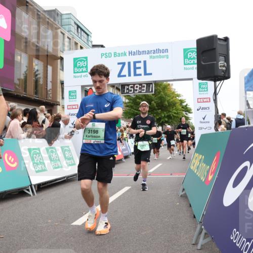 21.09.2025 - PSD Bank Halbmarathon Strokosch-Dieckow http://msf.ph/oto/8921808 21.09.2025 11:58:55 Ziel 1107, 1122, 1128, 1338, 1521, 1531, 1532, 2306, 2482, 2543, 2660, 2870, 2928, 3198, 3301, 3356, 3521, 3936 meine-sportfotos.de