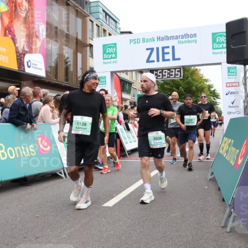 21.09.2025 - PSD Bank Halbmarathon Strokosch-Dieckow http://msf.ph/oto/8921847 21.09.2025 11:58:59 Ziel 1122, 1128, 1338, 1521, 1531, 1532, 2306, 2371, 2543, 2590, 2594, 2604, 2660, 2870, 2928, 3198, 3356, 3542, 3936 meine-sportfotos.de