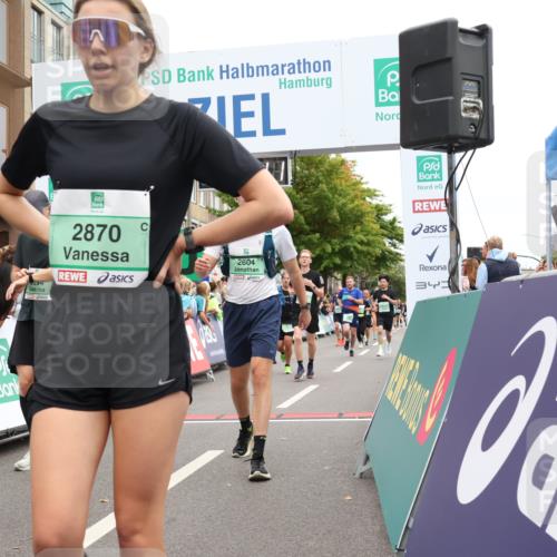 21.09.2025 - PSD Bank Halbmarathon Strokosch-Dieckow http://msf.ph/oto/8921887 21.09.2025 11:59:04 Ziel 1122, 1128, 1338, 1531, 1532, 2306, 2344, 2371, 2436, 2441, 2543, 2590, 2594, 2604, 2870, 3356, 3542, 3771, 3936 meine-sportfotos.de