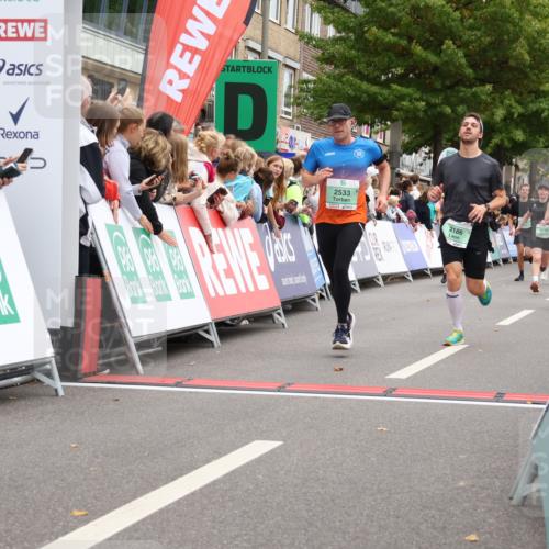 21.09.2025 - PSD Bank Halbmarathon Strokosch-Dieckow http://msf.ph/oto/8922002 21.09.2025 11:59:22 Ziel 1033, 1486, 1812, 2186, 2328, 2332, 2472, 2484, 2533, 2582, 2610, 2641, 2718, 2758, 2785, 3054 meine-sportfotos.de