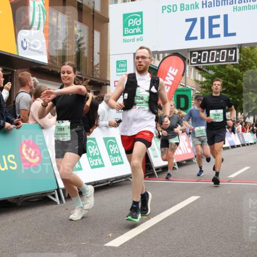21.09.2025 - PSD Bank Halbmarathon Strokosch-Dieckow http://msf.ph/oto/8922068 21.09.2025 11:59:27 Ziel 1648, 1812, 2186, 2325, 2328, 2472, 2484, 2533, 2602, 2610, 2718, 2785 meine-sportfotos.de