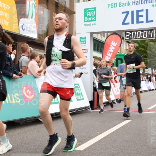 21.09.2025 - PSD Bank Halbmarathon Strokosch-Dieckow http://msf.ph/oto/8922074 21.09.2025 11:59:27 Ziel 1648, 1812, 2186, 2325, 2328, 2472, 2484, 2533, 2602, 2610, 2718, 2785 meine-sportfotos.de