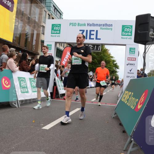 21.09.2025 - PSD Bank Halbmarathon Strokosch-Dieckow http://msf.ph/oto/8922133 21.09.2025 11:59:34 Ziel 1196, 1609, 1648, 2241, 2248, 2325, 2328, 2484, 2517, 2574, 2602, 2794, 2915, 3962 meine-sportfotos.de