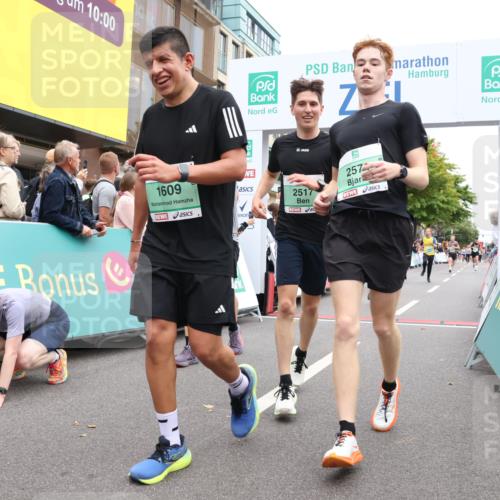 21.09.2025 - PSD Bank Halbmarathon Strokosch-Dieckow http://msf.ph/oto/8922167 21.09.2025 11:59:38 Ziel 1196, 1609, 2241, 2248, 2517, 2558, 2574, 2581, 2645, 2794, 2915, 3217, 3962 meine-sportfotos.de