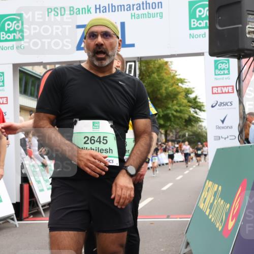 21.09.2025 - PSD Bank Halbmarathon Strokosch-Dieckow http://msf.ph/oto/8922212 21.09.2025 11:59:44 Ziel 1042, 1367, 1609, 1700, 2241, 2517, 2558, 2574, 2581, 2595, 2645, 3217 meine-sportfotos.de